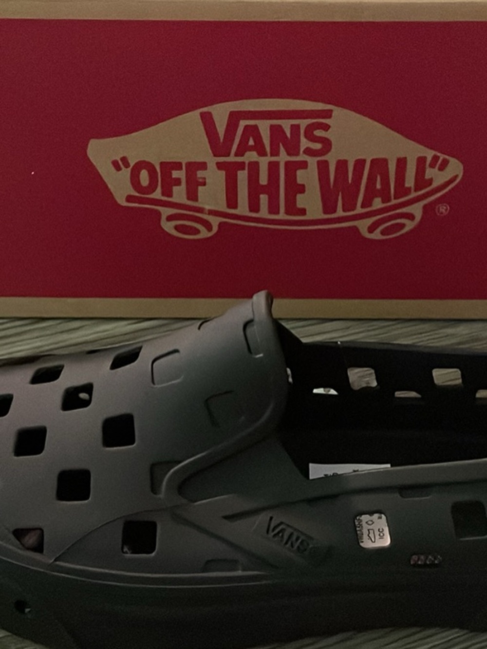 Vans - Picture 2 of 5